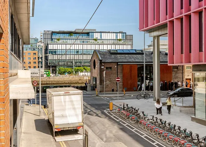 Modern Stylish With Free Parking Dublin