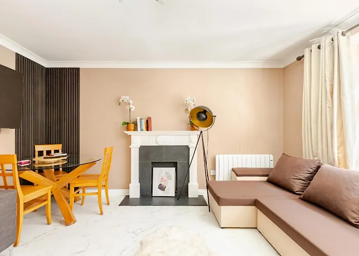 Modern Stylish With Free Parking