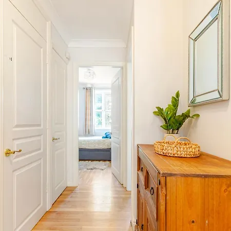 Modern Stylish With Free Parking * Dublin